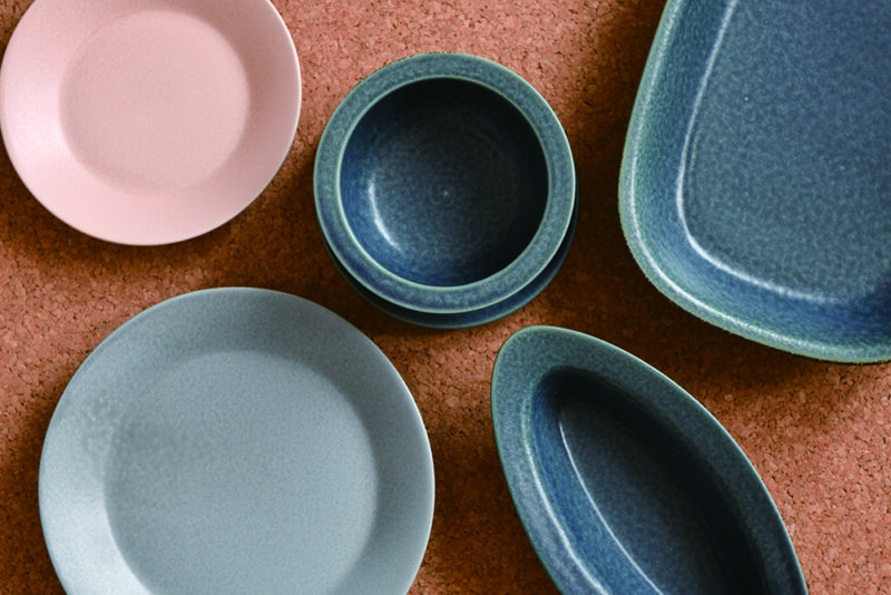 村上雄一さんリムプレートカトラリーレスト4点セット薄墨色桜色 陶芸家 村上雄一さん | aun web もっと知りたい、岐阜のこと。