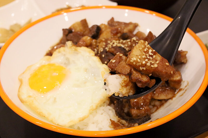 香吉定食屋の魯肉飯