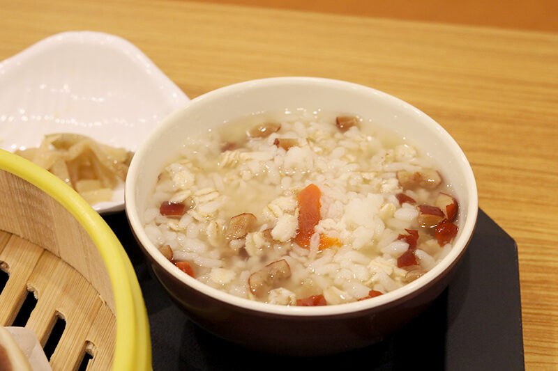 香吉定食屋のモーニングに付いてくるお粥