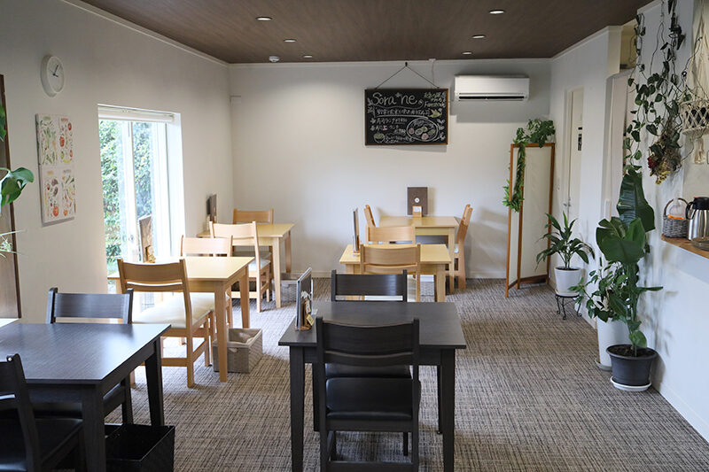 フォレストカフェ sora*neの内観