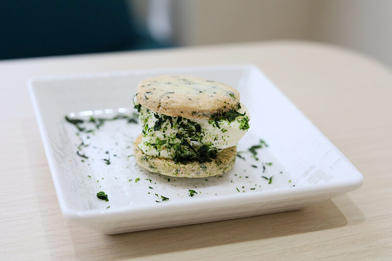 のり手巻きsendou〜千道〜のあおさのアイスサンドクッキー