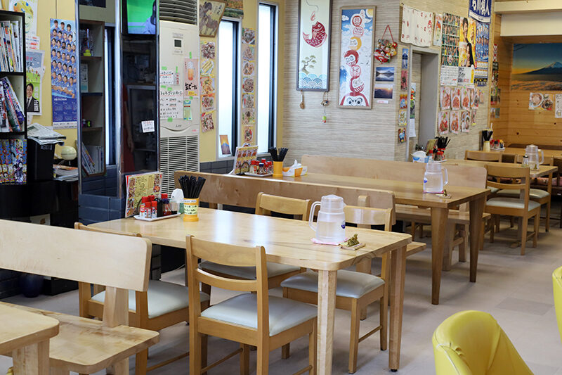 中華料理大門の内観